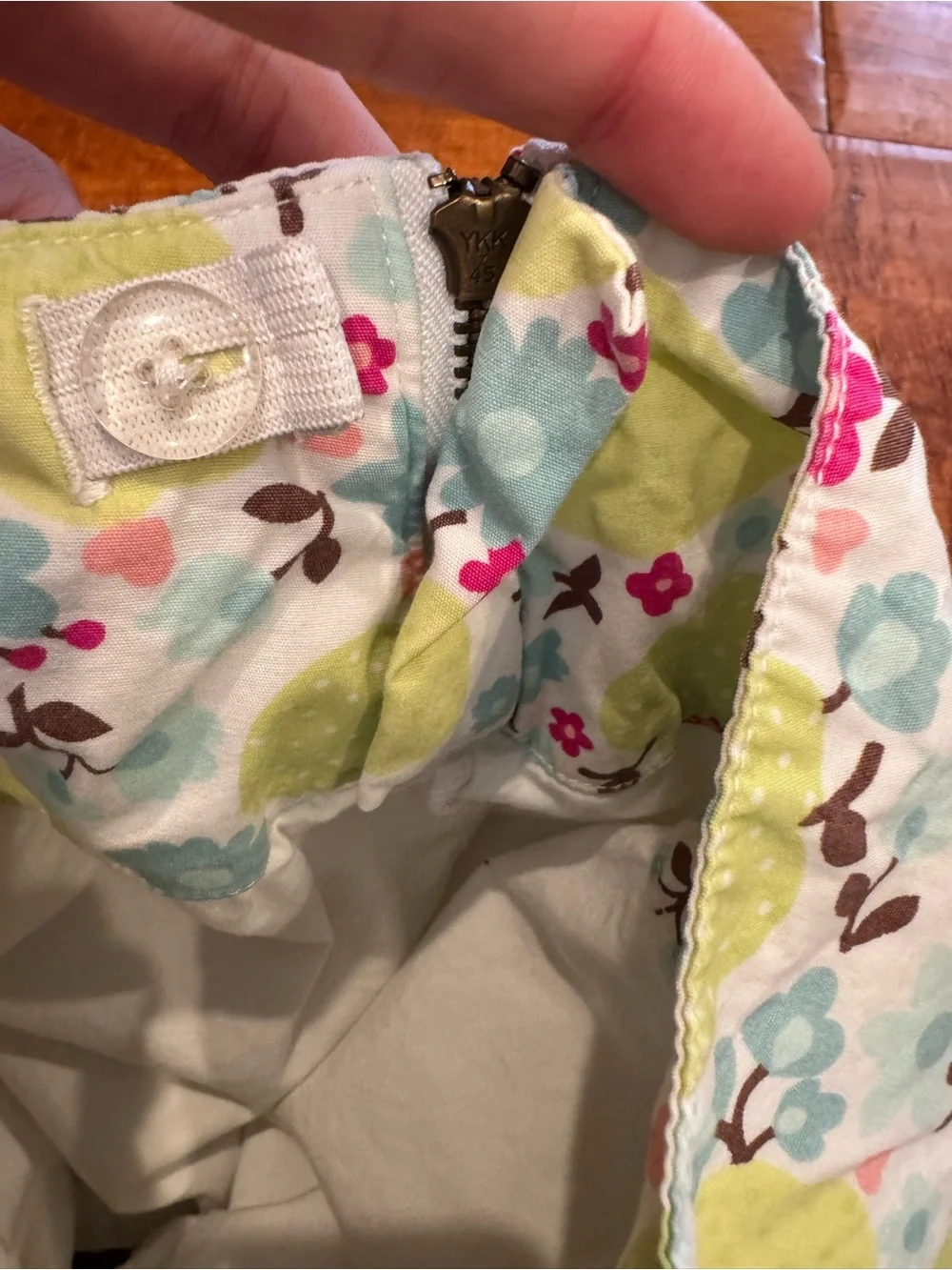 Gymboree White Skort with Green Apple & Pink Flower Print